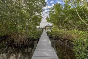 734 Weedon Dr NE, Saint Petersburg, FL 33702 - Photo 9