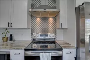 315 S 40th Street S, Saint Petersburg, FL 33711 - Photo 13