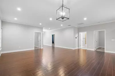 260 SW Lincoln Circle N, Saint Petersburg, FL 33703 - Photo 9