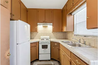 1014 E Okaloosa Avenue, Tampa, FL 33604 - Photo 9