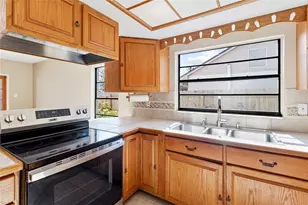 15717 Pennington Rd, Tampa, FL 33624 - Photo 17