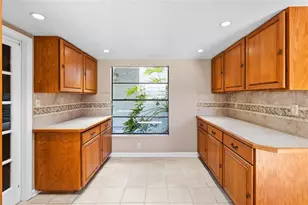 15717 Pennington Rd, Tampa, FL 33624 - Photo 19