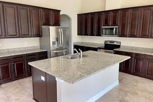 15604 Hampton Village Dr, Tampa, FL 33618 - Photo 7