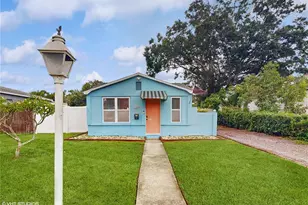 5550 Kelly Dr N, Saint Petersburg, FL 33703 - Photo 1