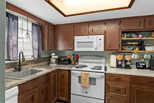 35077 Whispering Oaks Blvd, Dade City, FL 33523 - Photo 5