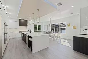 3830 Shore Acres Blvd NE, Saint Petersburg, FL 33703 - Photo 9