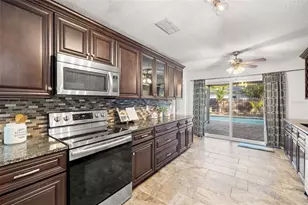 741 30th Ave N, Saint Petersburg, FL 33701 - Photo 13