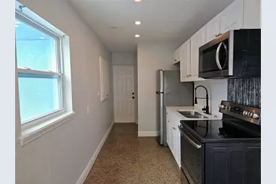 6801 48th Avenue N #B, Saint Petersburg, FL 33709 - Photo 9