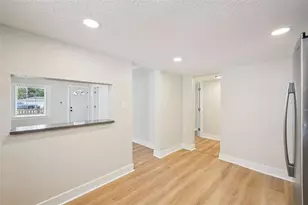 5502 40th St N, Saint Petersburg, FL 33714 - Photo 9