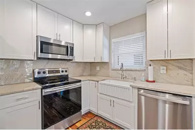 1683 Watermark Circle NE, Saint Petersburg, FL 33702 - Photo 13