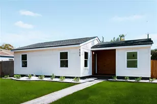 908 61st St S, Gulfport, FL 33707 - Photo 3