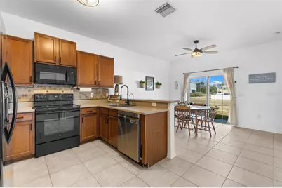 1919 Greenwood Valley Drive, Plant City, FL 33563 - Photo 9