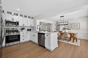 939 39th Ave NE, Saint Petersburg, FL 33703 - Photo 7