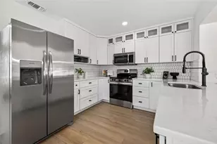 939 39th Ave NE, Saint Petersburg, FL 33703 - Photo 9