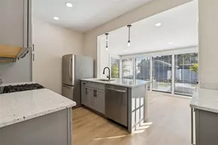 322 11th Ave N, Saint Petersburg, FL 33701 - Photo 17