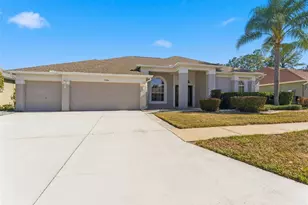 5446 Spectacular Bid Dr, Wesley Chapel, FL 33544 - Photo 3