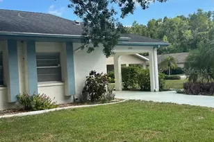 2033 Hawkhurst Cir, Sun City Center, FL 33573 - Photo 3