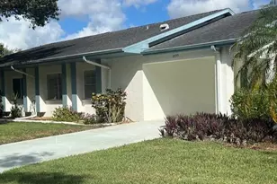 2033 Hawkhurst Cir, Sun City Center, FL 33573 - Photo 19