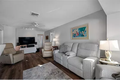 1822 Winchester Road N, Saint Petersburg, FL 33710 - Photo 23
