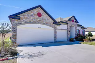 10027 Dolphin Gull Cir, Thonotosassa, FL 33592 - Photo 3