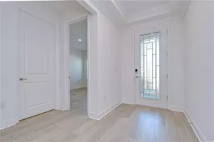 10027 Dolphin Gull Cir, Thonotosassa, FL 33592 - Photo 7