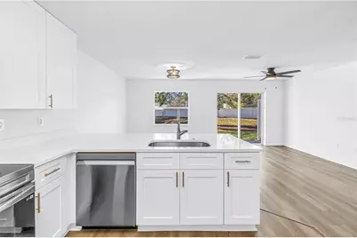 8517 Edgewater Place Boulevard, Tampa, FL 33615 - Photo 9