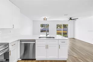 8517 Edgewater Pl Blvd, Tampa, FL 33615 - Photo 9