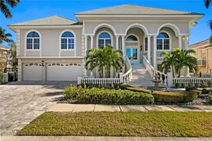 6103 Pasadena Point Blvd S, Gulfport, FL 33707 - Photo 1