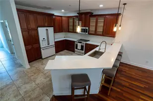4639 Overlook Dr NE, Saint Petersburg, FL 33703 - Photo 3