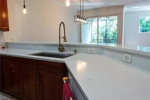 4639 Overlook Dr NE, Saint Petersburg, FL 33703 - Photo 7