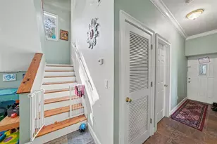 209 Dennison Rd, Lutz, FL 33548 - Photo 9