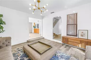 2789 Valencia Ln W, Palm Harbor, FL 34684 - Photo 5