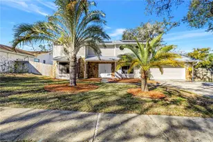 2789 Valencia Ln W, Palm Harbor, FL 34684 - Photo 3