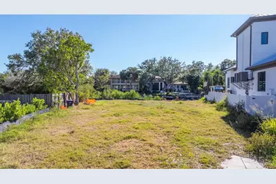 678 Geneva Place, Tampa, FL 33606 - Photo 9