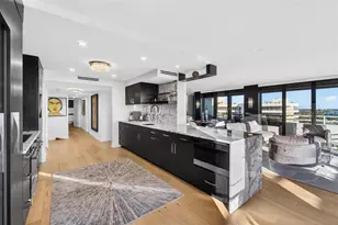 5950 Pelican Bay Plaza S, Saint Petersburg, FL 33707 - Photo 7