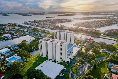5950 Pelican Bay Plaza S #2A, Saint Petersburg, FL 33707 - Photo 1