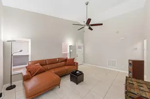 8618 Villa Largo Dr, Tampa, FL 33614 - Photo 3