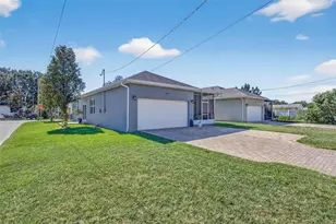 1301 36th Ave N, Saint Petersburg, FL 33704 - Photo 5