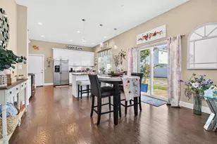 1301 36th Ave N, Saint Petersburg, FL 33704 - Photo 7