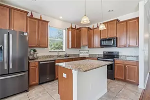 2444 Dakota Rock Dr, Ruskin, FL 33570 - Photo 11