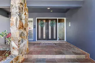 10402 Oakbrook Dr, Tampa, FL 33618 - Photo 15