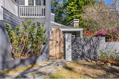 10402 Oakbrook Drive, Tampa, FL 33618 - Photo 83