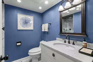 10402 Oakbrook Dr, Tampa, FL 33618 - Photo 69