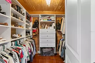 10402 Oakbrook Dr, Tampa, FL 33618 - Photo 57