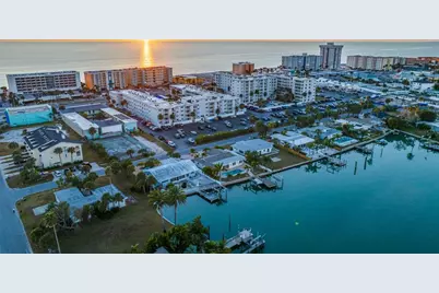 17161 2nd Street E, North Redington Beach, FL 33708 - Photo 5