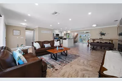 17161 2nd Street E, North Redington Beach, FL 33708 - Photo 9