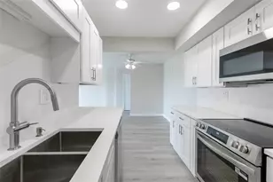 10355 Paradise Blvd, Treasure Island, FL 33706 - Photo 25