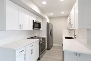 10355 Paradise Blvd, Treasure Island, FL 33706 - Photo 21