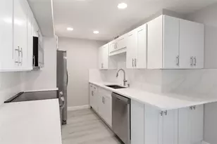 10355 Paradise Blvd, Treasure Island, FL 33706 - Photo 23