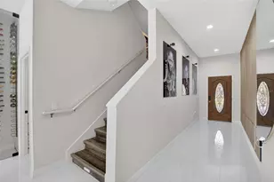 520 Villa Treviso Ct, Apollo Beach, FL 33572 - Photo 3